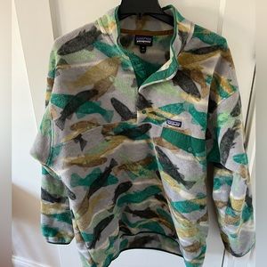 Men’s Patagonia Synchilla Fleece Size 2XL. Fish are on the design.